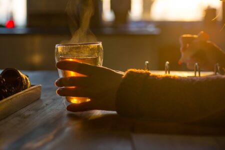 niet teveel thee drinken voor bedtijd